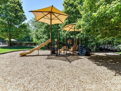 Welcome to this beautifully maintained 4-bedroom, 2.5-bath home - photo 42