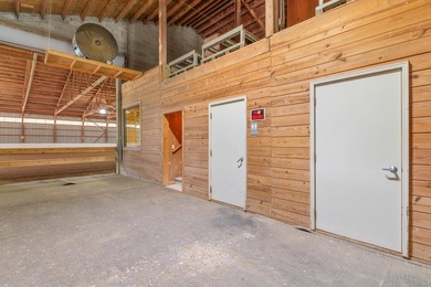 Welcome to an exceptional equestrian estate just 15 miles from - photo 42