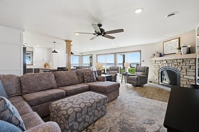 Enjoy the best of Shawano Lake living with this exceptional - photo 9