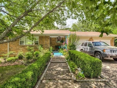 Lake Home For Sale in Eufaula, Oklahoma