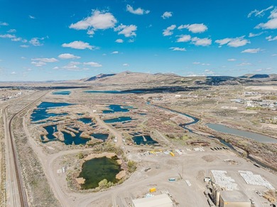 Situated between the railroad tracks and the Humboldt River - photo 1