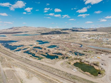 Situated between the railroad tracks and the Humboldt River - photo 4