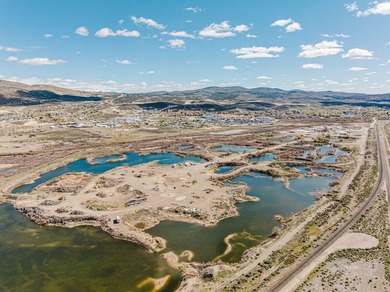 Situated between the railroad tracks and the Humboldt River - photo 10
