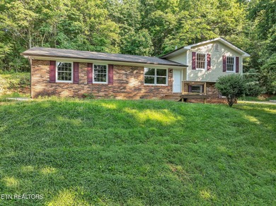 Norris Lake Home For Sale in Caryville Tennessee