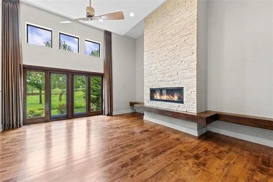 Absolutely Stunning 1 1/2 story Contemporary Estate Home on #5 - photo 10
