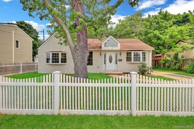 Welcome to this beautifully maintained Ranch-style home offering - photo 4