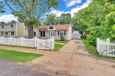 Welcome to this beautifully maintained Ranch-style home offering - photo 5