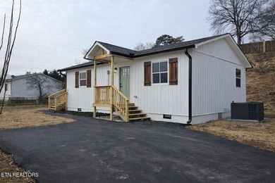 Lake Home For Sale in Kingston, Tennessee