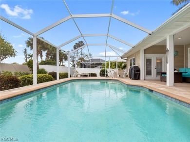 Gorgeous Caloosa Creek 4 bedroom 3 bath Florida style residence - photo 32