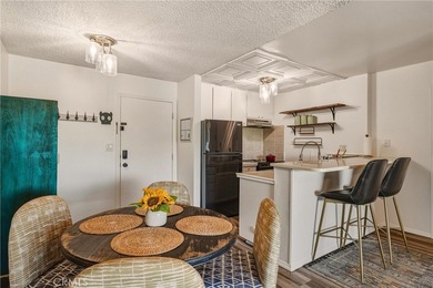 Welcome to Park Ocean! This beautifully updated 1-bedroom