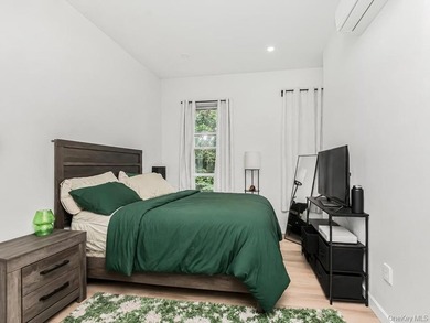 Welcome to 514 E 188TH ST! Phenomenal Investment opportunity to - photo 5