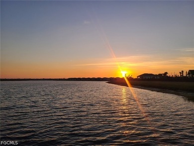 Welcome to your spectacular Florida retreat! Wake up to the - photo 3
