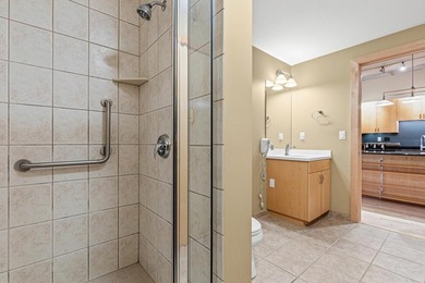 Live in the heart of it all at 212 Lofts in the North Loop - photo 11
