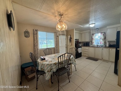 Charming, manufactured home located on the perimeter of an adult - photo 12