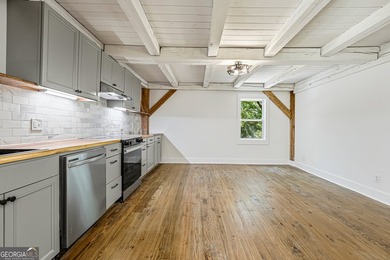 Looking for space for a large family or the perfect in-town - photo 14