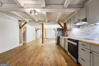 Looking for space for a large family or the perfect in-town - photo 15
