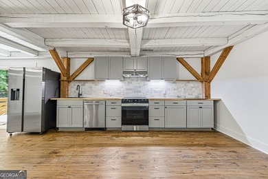 Looking for space for a large family or the perfect in-town - photo 16