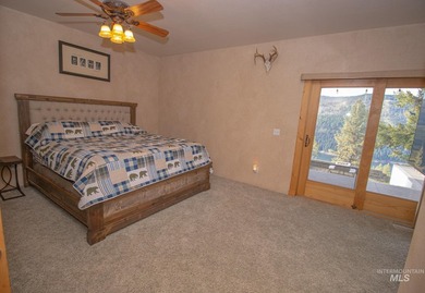 Exceptional custom home on 27.72 acres overlooking the iconic - photo 17