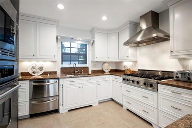 Experience luxury living in prestigious Harbor Beach inlet, Fort - photo 17