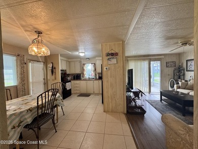 Charming, manufactured home located on the perimeter of an adult - photo 17