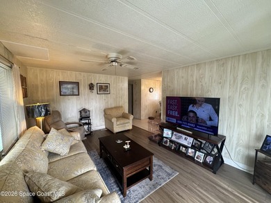 Charming, manufactured home located on the perimeter of an adult - photo 20
