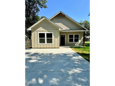 Lake Waco Home Active Under Contract in Waco Texas