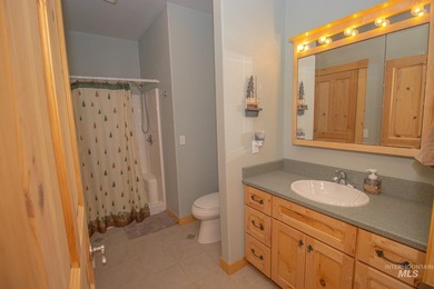 Exceptional custom home on 27.72 acres overlooking the iconic - photo 24