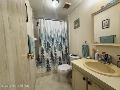 Charming, manufactured home located on the perimeter of an adult - photo 24