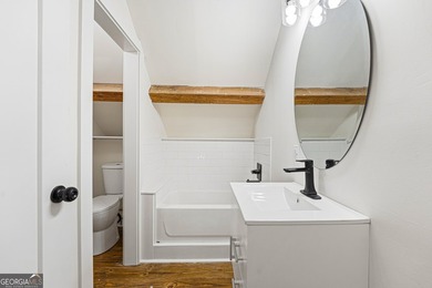 Looking for space for a large family or the perfect in-town - photo 28