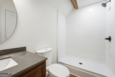 Looking for space for a large family or the perfect in-town - photo 31