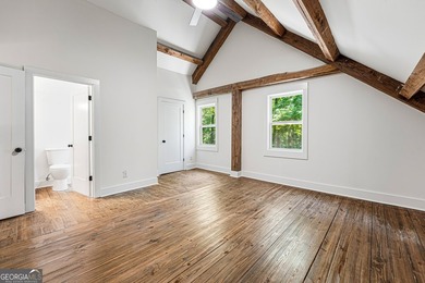 Looking for space for a large family or the perfect in-town - photo 32