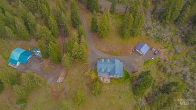 Exceptional custom home on 27.72 acres overlooking the iconic - photo 38