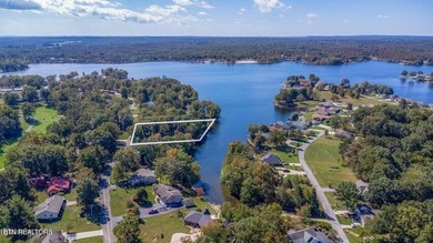 Lake Tansi Home For Sale in Crossville Tennessee