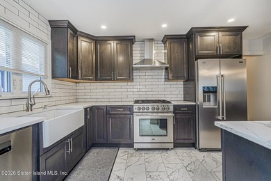 Located on a beautiful tree lined street in the heart of Oakwood - photo 13