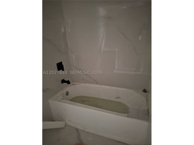 A nice and beautiful unit recently renovated in North Miami area - photo 2
