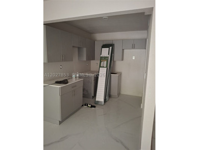 A nice and beautiful unit recently renovated in North Miami area - photo 5