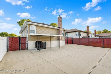 Located on a beautiful tree lined street in the heart of Oakwood - photo 36