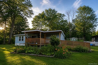 Welcome to 3 Kingsbridge Lane, Loch Sheldrake, NY, where comfort - photo 2