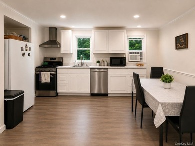 Welcome to 3 Kingsbridge Lane, Loch Sheldrake, NY, where comfort - photo 4