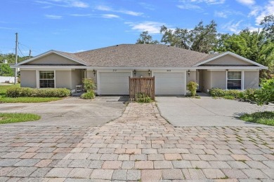 Lake Townhome/Townhouse For Sale in Clermont, Florida