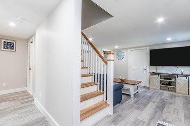 Renovated 2023 4 bedrooms/2 bath raised ranch with deed beach - photo 17