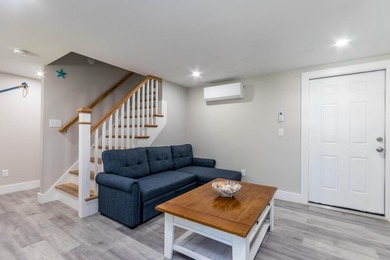 Renovated 2023 4 bedrooms/2 bath raised ranch with deed beach - photo 19