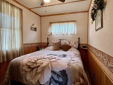 YEAR AROUND NATURAL GAS AND ELECTRIC SERVICE IS AVAILABLE. THIS - photo 26