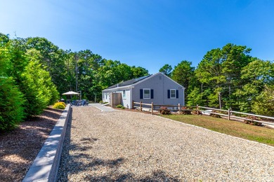 Renovated 2023 4 bedrooms/2 bath raised ranch with deed beach - photo 29