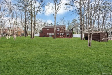 Large Colonial on Oversize lot shy 3/4 Acre, Fenced yard, Master - photo 30