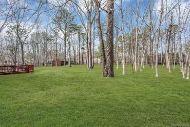 Large Colonial on Oversize lot shy 3/4 Acre, Fenced yard, Master - photo 33