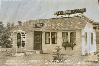 YEAR AROUND NATURAL GAS AND ELECTRIC SERVICE IS AVAILABLE. THIS - photo 37