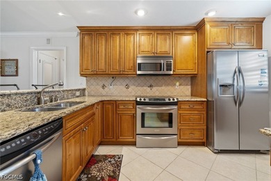 MYERLEE GOLFSIDE EAST - Beautifully updated 3-bedroom, 2.5-bath - photo 4