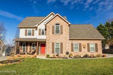 Fort Loudoun Lake Home For Sale in Knoxville Tennessee