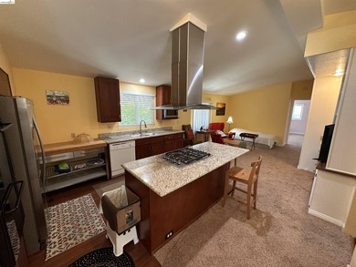 Welcome to this beautifully updated 2-bd., 2 full bath - photo 16
